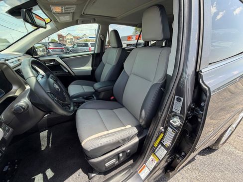 Used 2015 Toyota RAV4 Limited w/ Technology Package FWD image 10