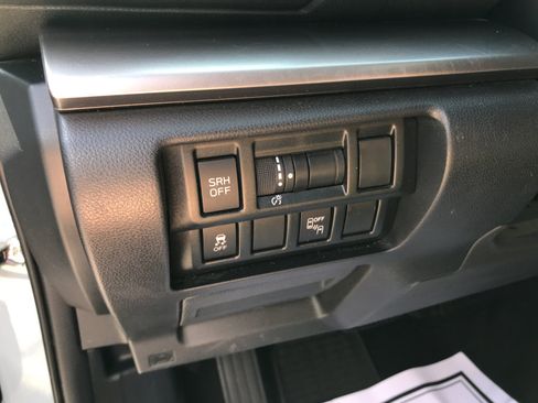 Used 2019 Subaru Crosstrek 2.0i Limited w/ Moonroof Package w/Navigation AWD/4WD image 15