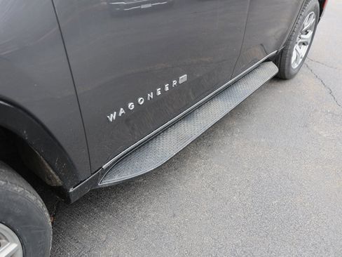 Used 2022 Jeep Wagoneer Series I w/ Premium Group I image 9