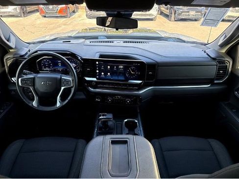 Certified 2022 Chevrolet Silverado 1500 LT Trail Boss image 4