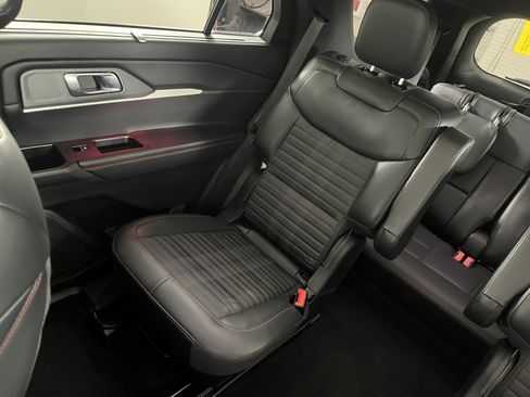 Used 2025 Ford Explorer ST-Line w/ Premium Package image 22