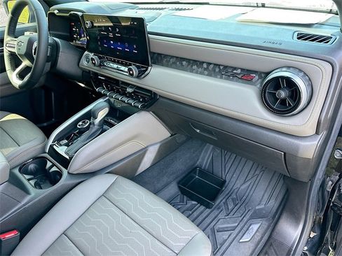 Used 2024 Chevrolet Colorado ZR2 w/ ZR2 Convenience Package III image 29