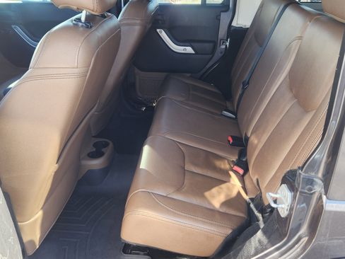 Used 2016 Jeep Wrangler Unlimited Sahara w/ Mopar Chrome Edition Group image 16