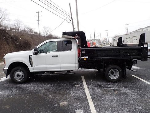 New 2025 Ford F350 XL w/ XL Chrome Package image 2