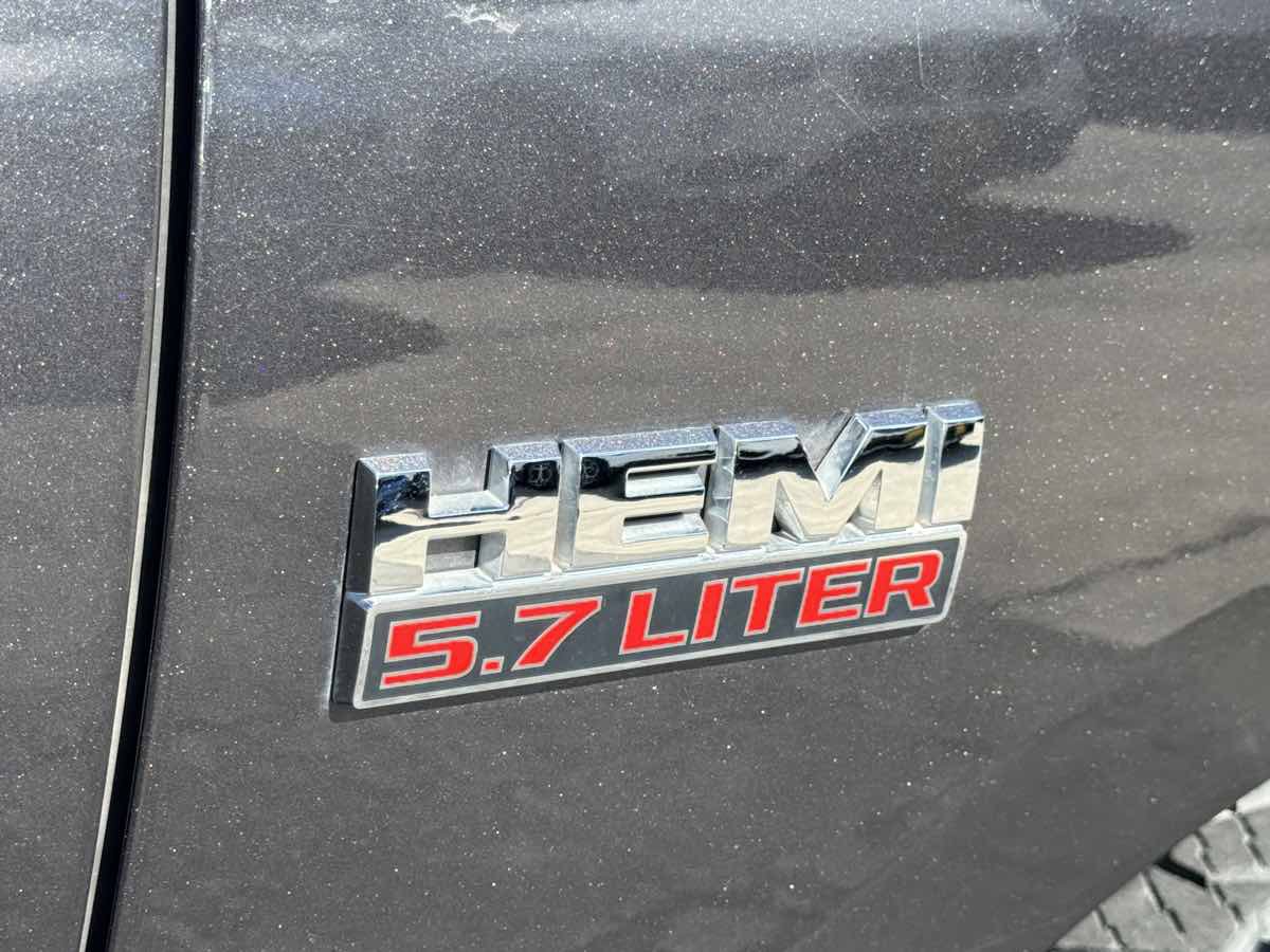 Used 2017 RAM 1500 Express AWD/4WD image 9