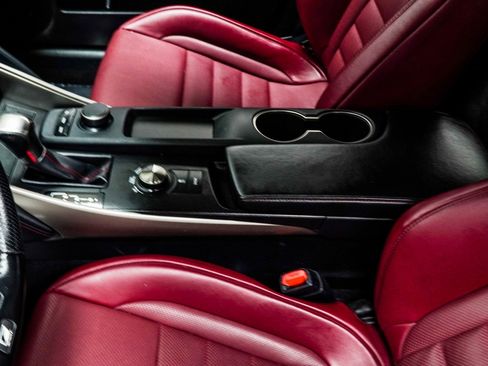 Used 2019 Lexus IS 300 image 17