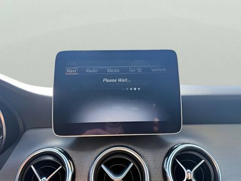 Used 2020 Mercedes-Benz GLA 250 4MATIC image 19