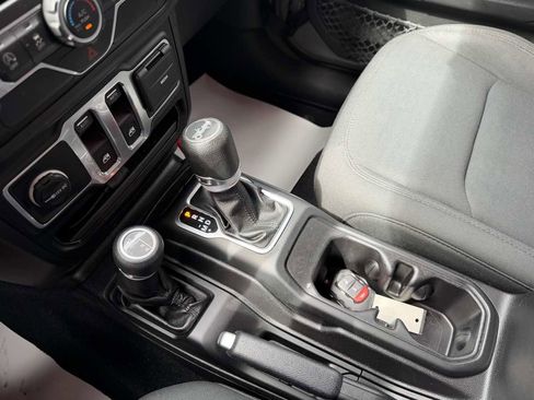 Used 2019 Jeep Wrangler Sport AWD/4WD image 21