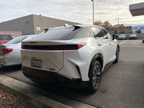 Used 2023 Lexus RZ 450e Premium image 4