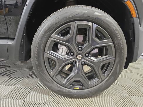 Used 2023 Rivian R1S Adventure AWD/4WD image 11