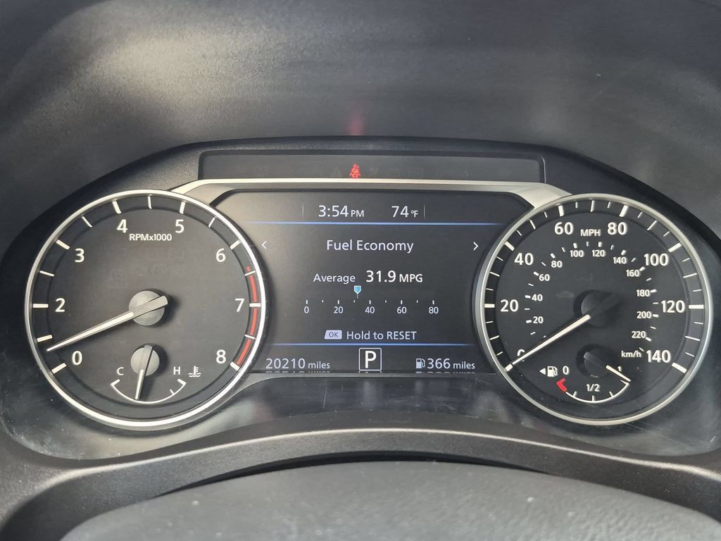 Used 2025 Nissan Altima 2.5 SR FWD image 16