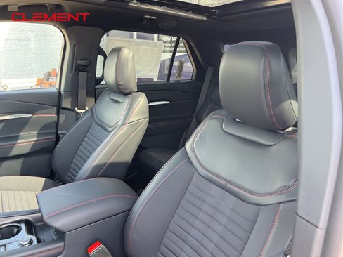 New 2025 Ford Explorer ST-Line w/ Premium Package image 33