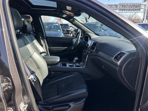 Certified 2021 Jeep Grand Cherokee Laredo X image 9