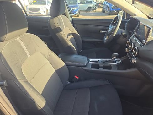 Used 2024 Nissan Sentra SV FWD image 10