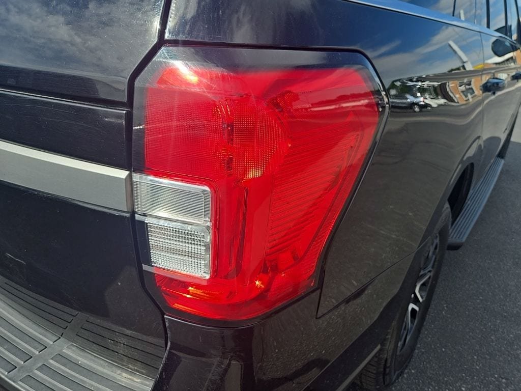 Used 2024 Ford Expedition XLT AWD/4WD image 35