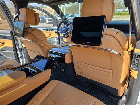 Used 2023 Jeep Grand Wagoneer L Series III w/ Rear Seat Video Group 1 image 11