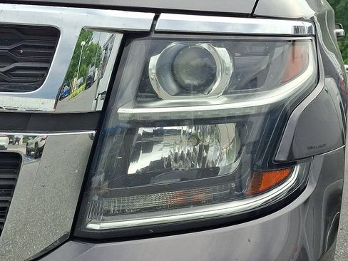 Used 2018 Chevrolet Suburban LT AWD/4WD image 8