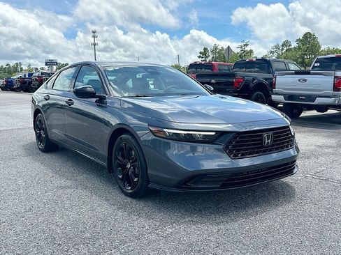 Used 2025 Honda Accord SE image 2