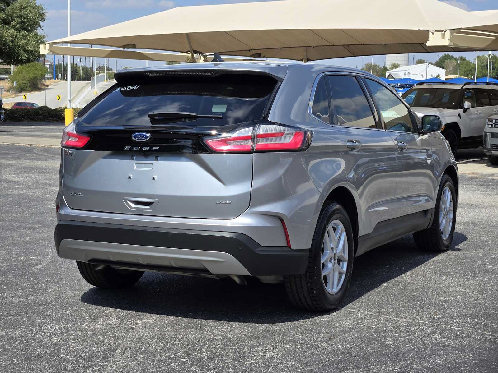 Used 2024 Ford Edge SEL AWD/4WD image 7