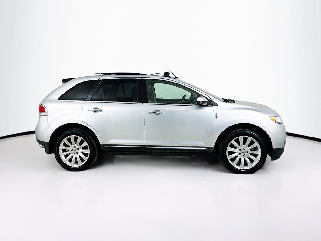 Used 2015 Lincoln MKX FWD w/ Equipment Group 102A image 8