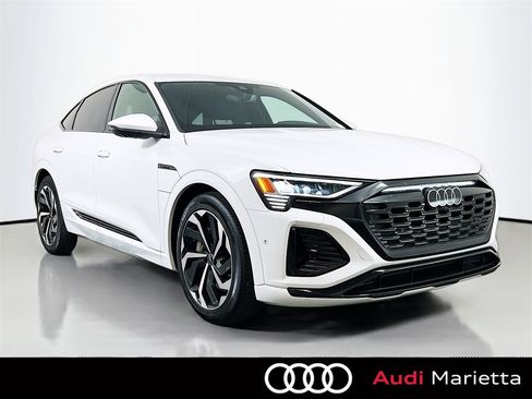 Used 2024 Audi Q8 e-tron Prestige image 1
