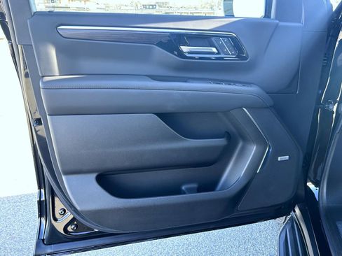 New 2026 Chevrolet Suburban LT w/ Comfort Package image 9