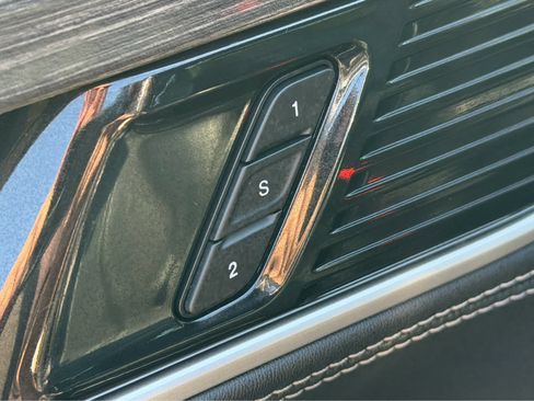Used 2022 Jeep Wagoneer Series II AWD/4WD image 10