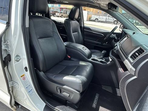 Used 2018 Toyota Highlander Limited Platinum AWD/4WD image 46