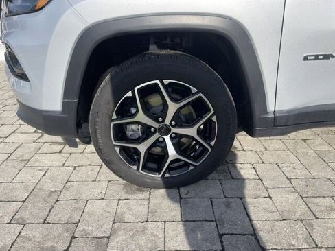 Used 2025 Jeep Compass Limited w/ Sun & Sound Group image 33