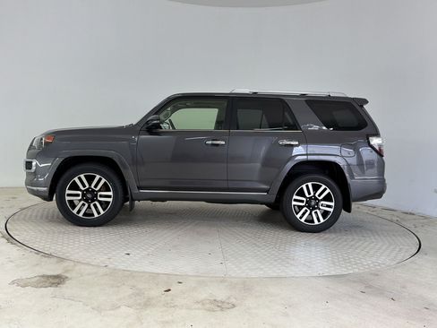 Used 2022 Toyota 4Runner Limited AWD/4WD image 2