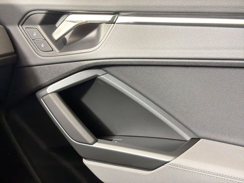 Certified 2025 Audi Q3 2.0T Premium w/ Convenience Package image 2