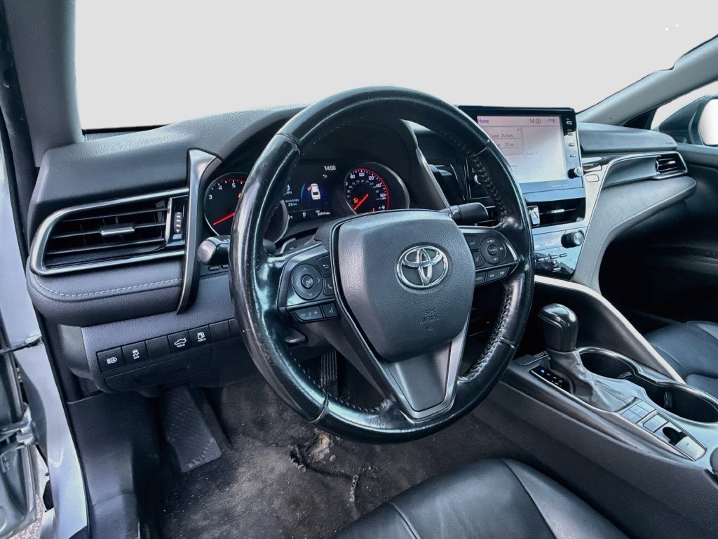 Used 2022 Toyota Camry XSE FWD image 12