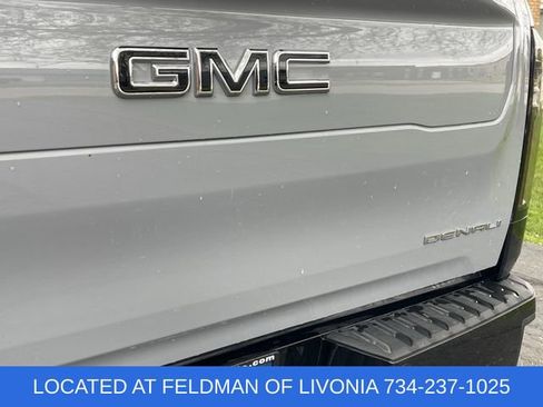 Used 2024 GMC Sierra EV Denali AWD/4WD image 32