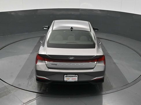Used 2022 Hyundai Elantra SEL image 16