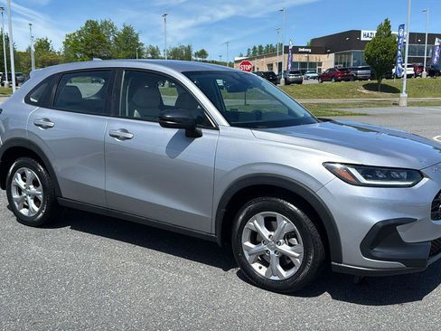 Used 2023 Honda HR-V LX image 2