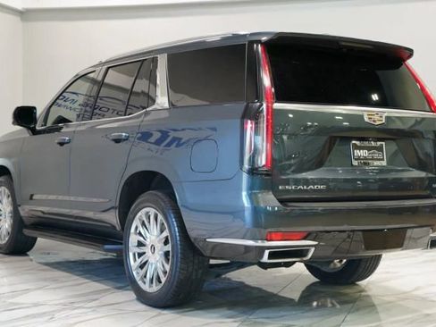Used 2021 Cadillac Escalade Premium Luxury w/ Performance Package AWD/4WD image 4