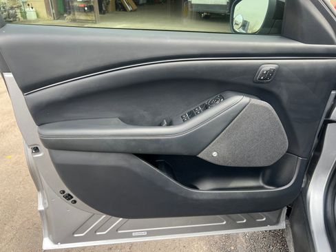 Used 2021 Ford Mustang Mach-E Premium image 19