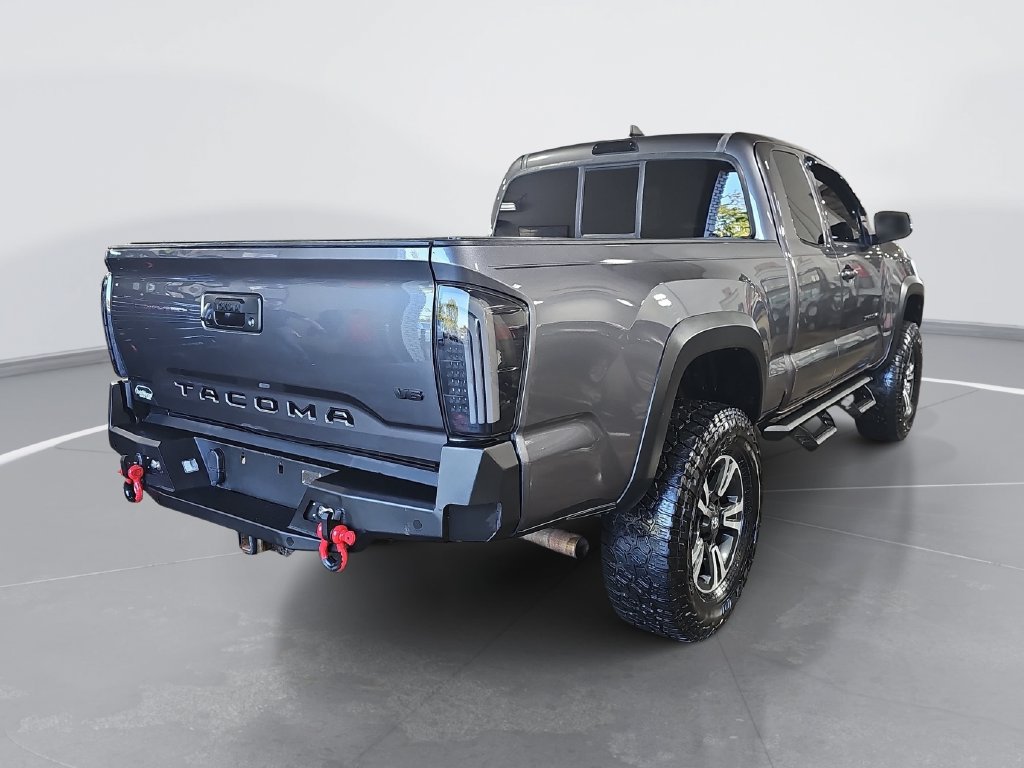 Used 2017 Toyota Tacoma TRD Off-Road w/ Tow Package AWD/4WD image 3