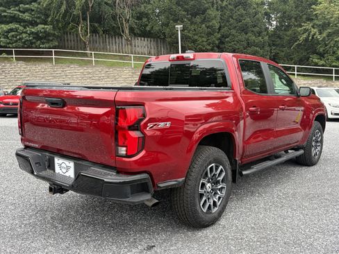 Used 2025 Chevrolet Colorado Z71 w/ Z71 Convenience Package 2 AWD/4WD image 7