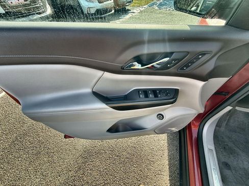 Certified 2022 GMC Acadia SLT w/ Technology Package image 28