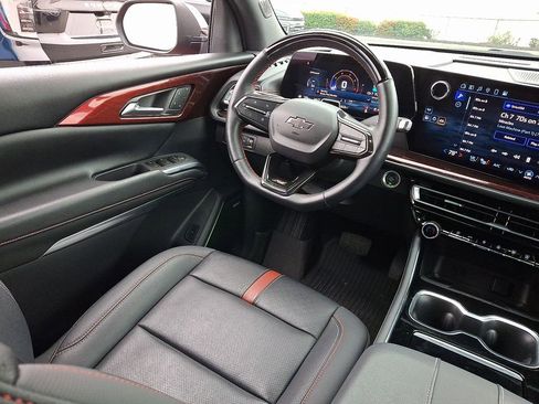 Used 2024 Chevrolet Traverse RS image 15