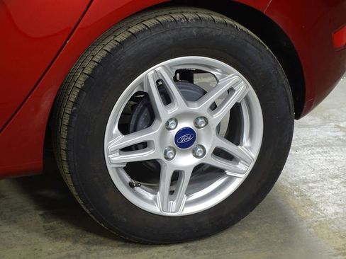 Used 2017 Ford Fiesta SE image 28