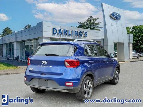 Used 2023 Hyundai Venue SEL FWD image 5