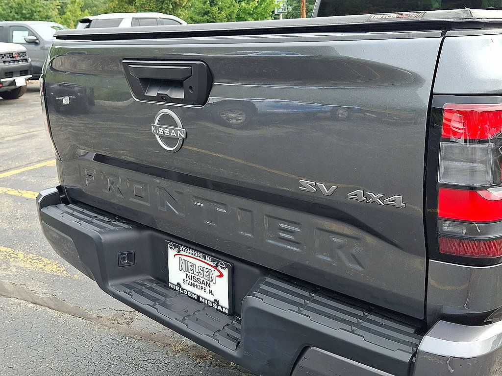 Used 2024 Nissan Frontier SV AWD/4WD image 15