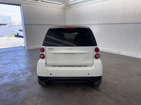 Used 2014 smart fortwo pure image 6