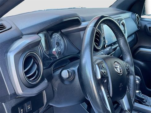 Used 2023 Toyota Tacoma TRD Off-Road image 9