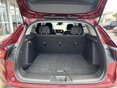 Used 2025 Chevrolet Trax LT FWD image 9