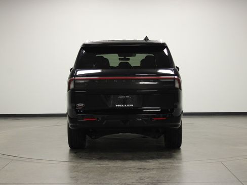 Used 2025 Lincoln Navigator Reserve AWD/4WD image 7