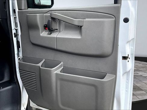 Used 2019 Chevrolet Express 2500 LS RWD image 28