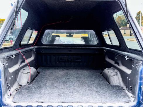 Used 2017 GMC Sierra 1500 SLE w/ SLE Value Package image 21